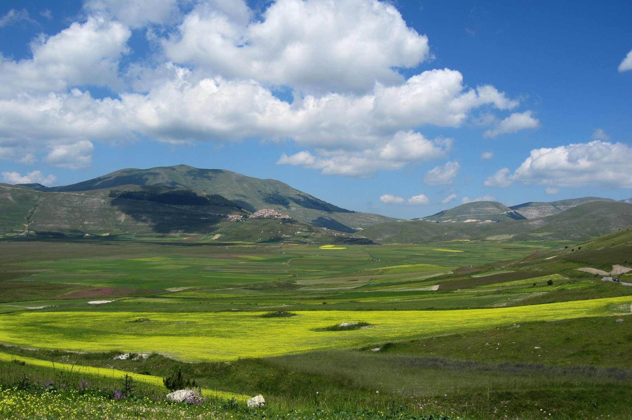Castelluccio di Norcia lies at 1452 m, making it the highest settlement in the Apennines.